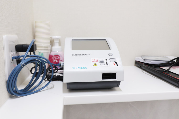 小型尿分析装置